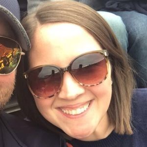 Meet your Posher, Laura